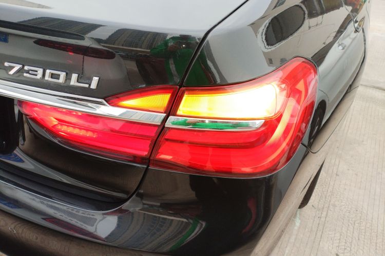 宝马7系 2016款 730Li 领先型车身外观6006