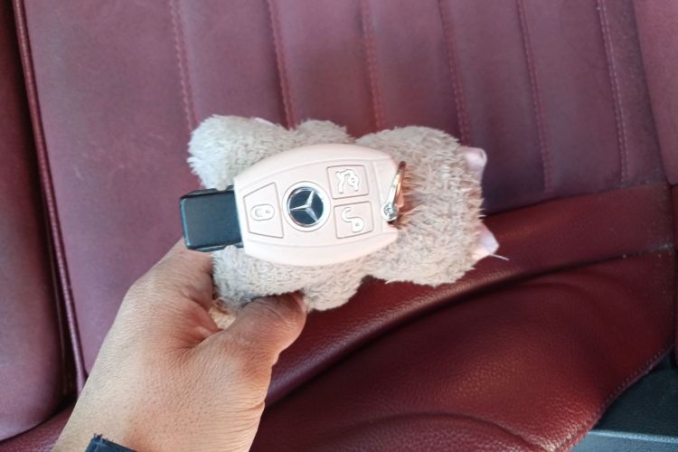 奔驰C级 2018款 C 200 运动版中控内饰11