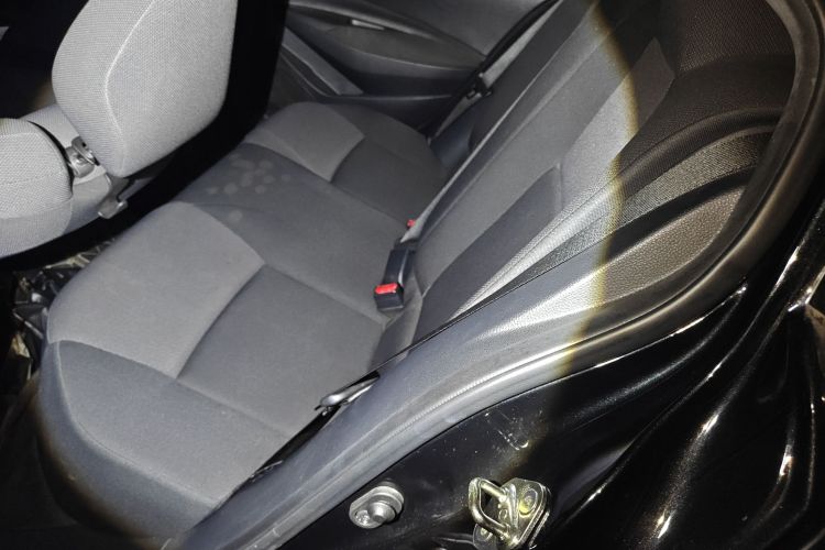 丰田 雷凌 2021款 185T CVT豪华版中控内饰21