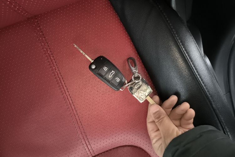 奇瑞 艾瑞泽5 2017款 1.5L 手动豪华版中控内饰11