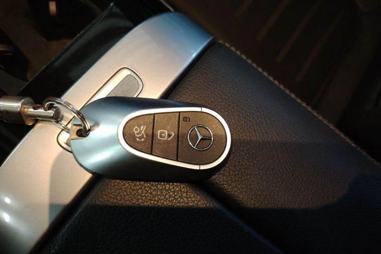 奔驰C级 2023款 改款 C 260 L 运动版中控内饰11