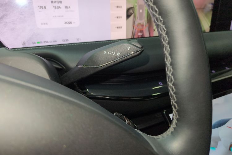 智己汽车 智己L7 2022款 Dynamic中控内饰18