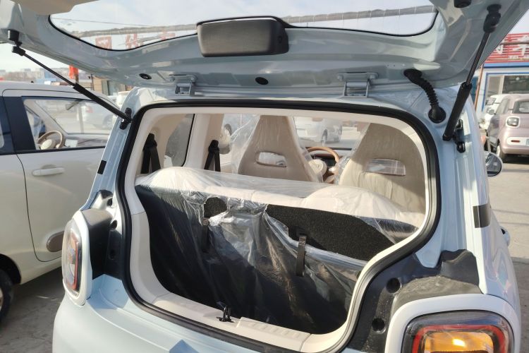 奔腾小马 2026款 222km 萌趣马 Plus机舱底盘23