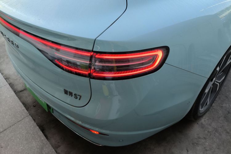 鸿蒙智行 智界S7 2025款 705km Pro车身外观6006