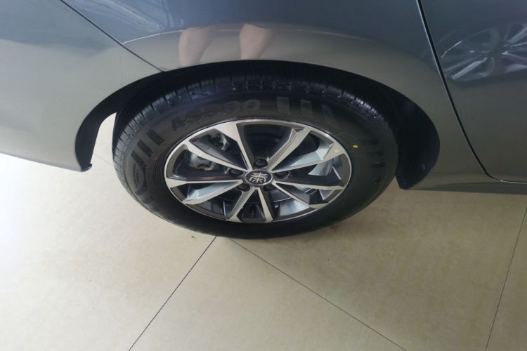 比亚迪 秦PLUS 2024款 荣耀版 DM-i 55KM领先型车身外观56