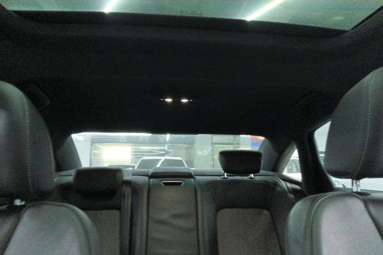 奥迪A6L 2019款 40 TFSI 豪华动感型中控内饰22