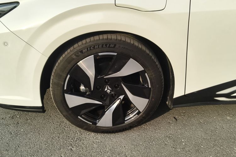 灵悉L 2024款 头号玩家版车身外观6007