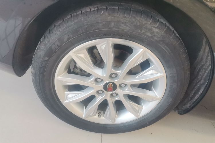 红旗H5 2019款 30TD 型动版车身外观6008