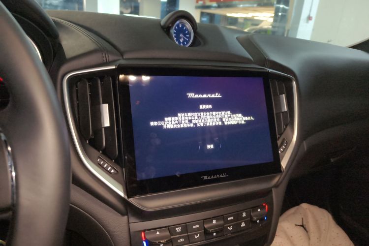 玛莎拉蒂 Ghibli 2023款 2.0T GT中控内饰16