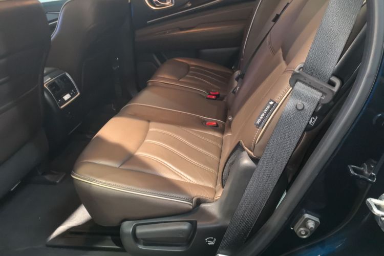 英菲尼迪QX60(进口) 2016款 2.5 S/C Hybrid 两驱卓越版 国V中控内饰21