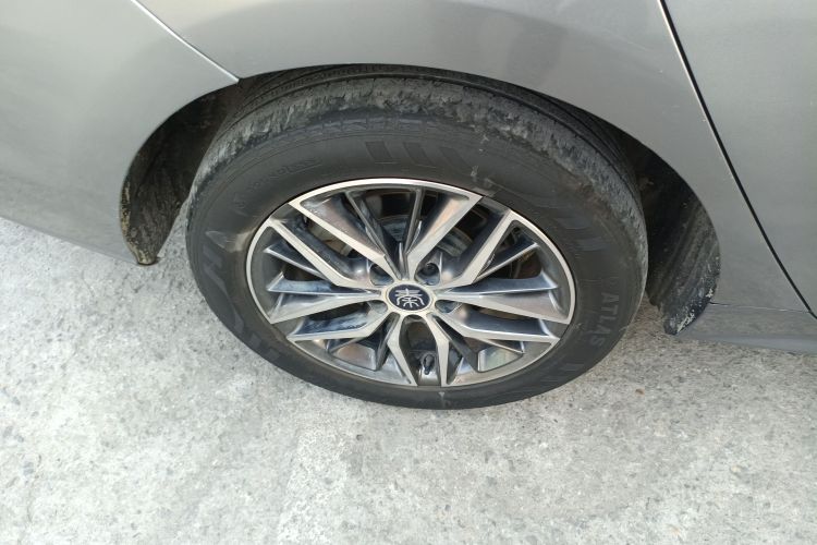 比亚迪 秦PLUS 2023款 冠军版 DM-i 120KM领先型车身外观6008