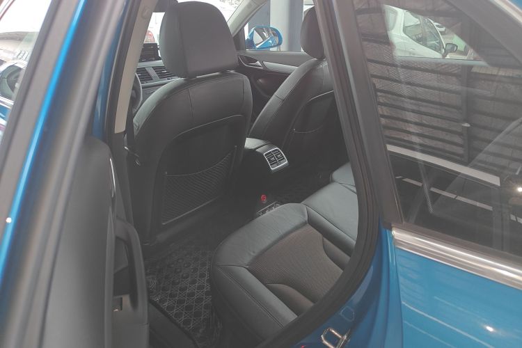 奥迪Q3 2016款 35 TFSI 时尚型中控内饰7004