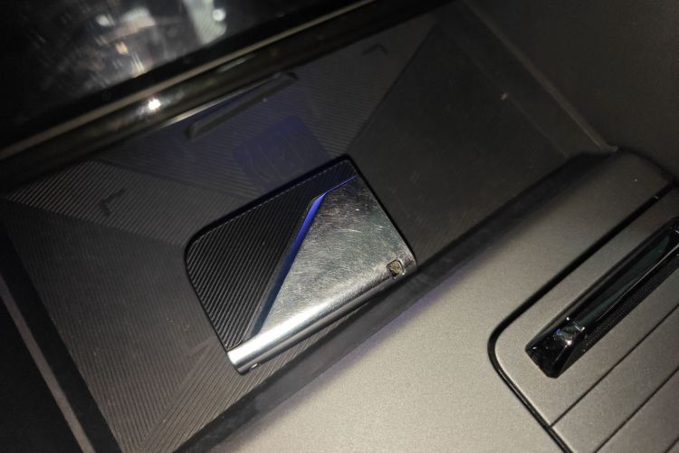 领克09 2021款 2.0T Halo 六座中控内饰7001