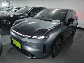 领克08 EM-P 2025款 220km 四驱性能Halo