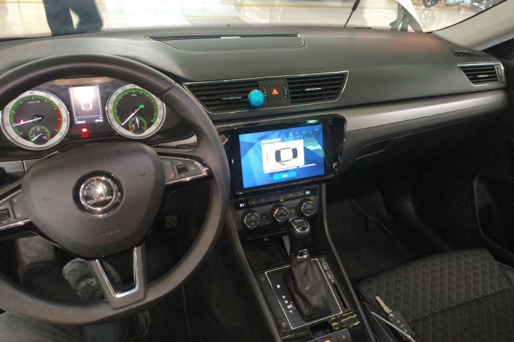 斯柯达 速派 2018款 TSI330 DSG舒适版 国V中控内饰7002