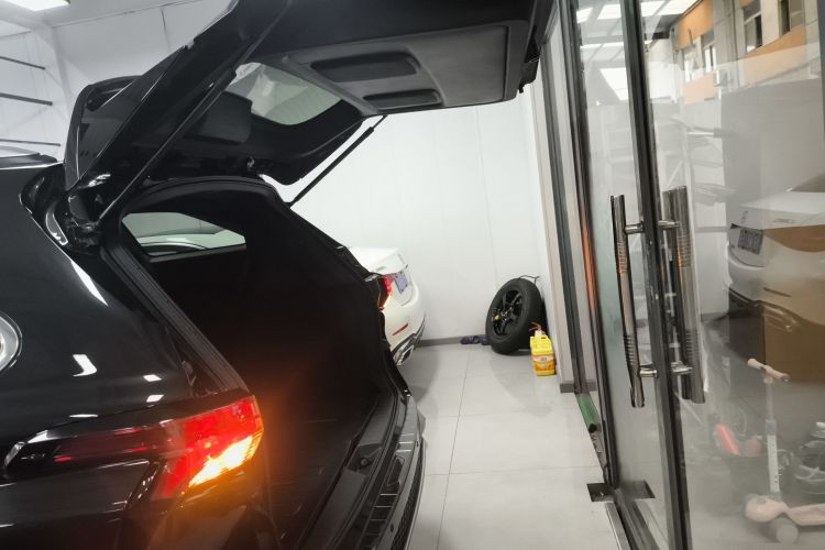 丰田 格瑞维亚 2024款 2.5L混动 豪华版机舱底盘23