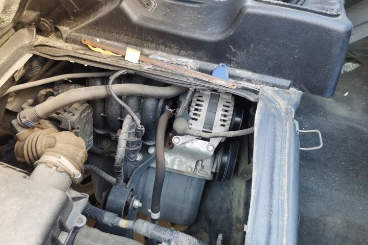 五菱汽车 五菱之光 2020款 1.2L 实用型 国VI LSI局部细节9004