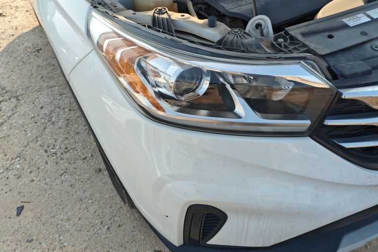 广汽传祺 传祺GS4 2018款 200T 手动两驱舒适版车身外观8