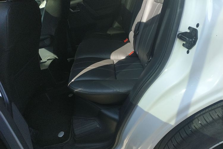 路虎 神行者2 2014款 2.0T Si4 SE汽油版中控内饰7004