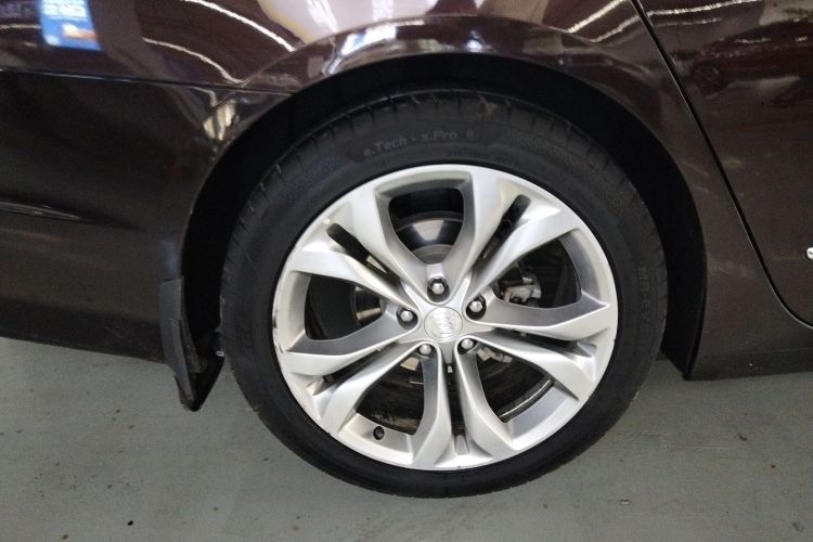 别克 君越 2022款 Avenir艾维亚 先享型车身外观6008