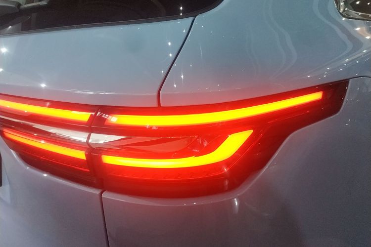 理想汽车 理想ONE 2020款 增程6座版车身外观9