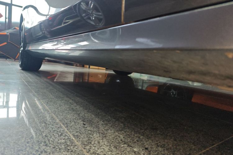 奔驰E级(进口) 2019款 E 200 运动型 4MATIC局部细节9001