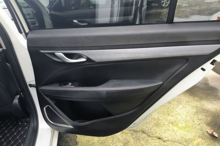 吉利汽车 帝豪 2021款 UP 1.5L 手动豪华型中控内饰45