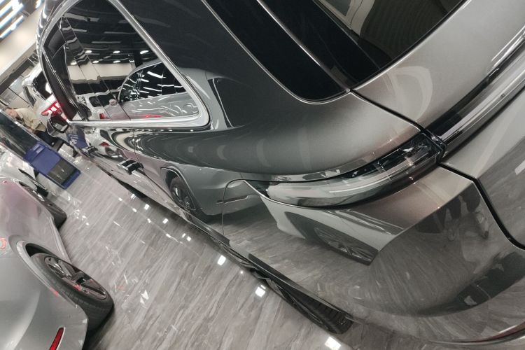 理想汽车 理想L9 2022款 Max车身外观4