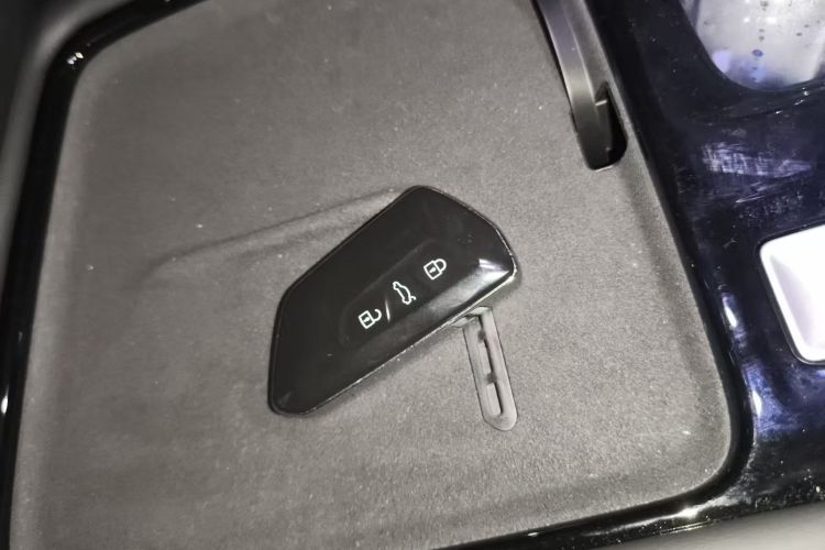 大众 途昂 2023款 380TSI 四驱尊崇旗舰版中控内饰7001