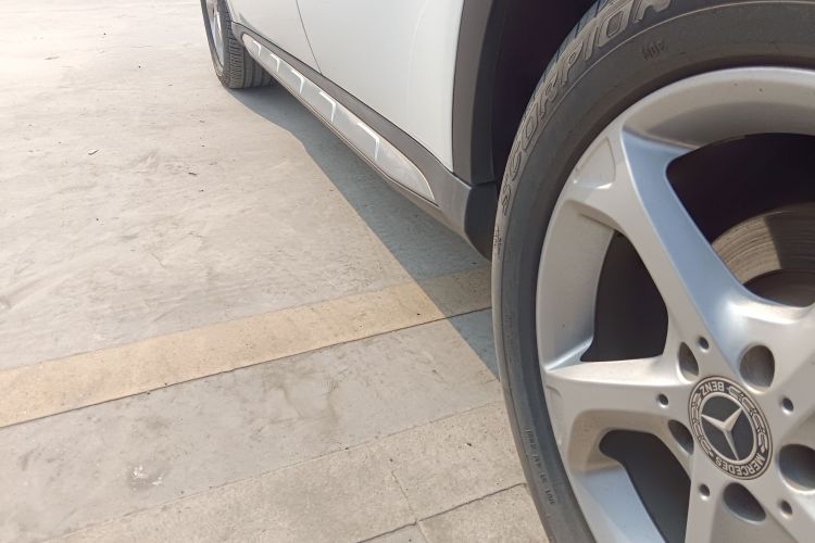 奔驰GLA 2018款 GLA 200 动感型局部细节9002