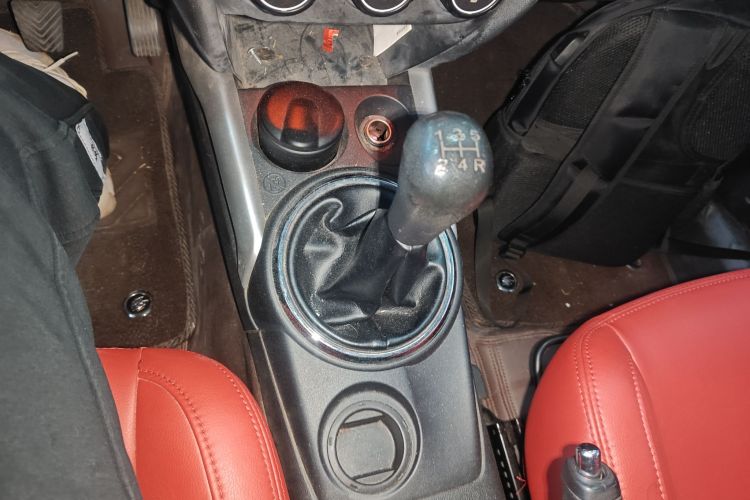 三菱 劲炫ASX 2013款 1.6L 手动两驱标准版中控内饰18