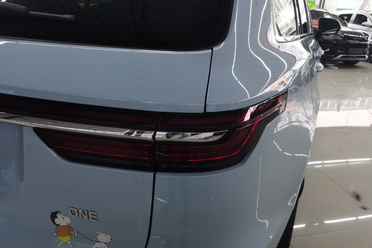 理想汽车 理想ONE 2020款 增程6座版车身外观9
