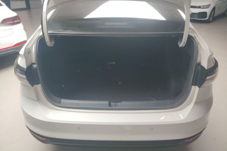 大众 朗逸 2023款 新锐 1.5L 自动出众新逸版机舱底盘23