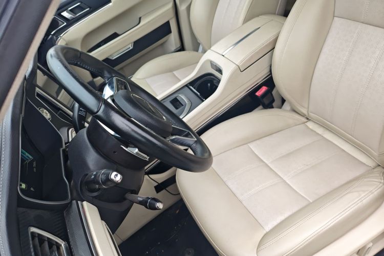 众泰T700 2017款 1.8T 双离合尊贵型中控内饰19