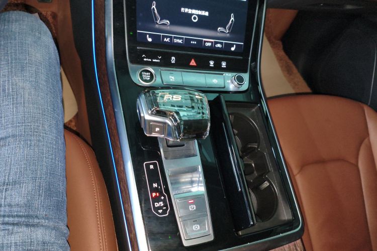 奥迪Q7 2021款 45 TFSI quattro S line运动型中控内饰18