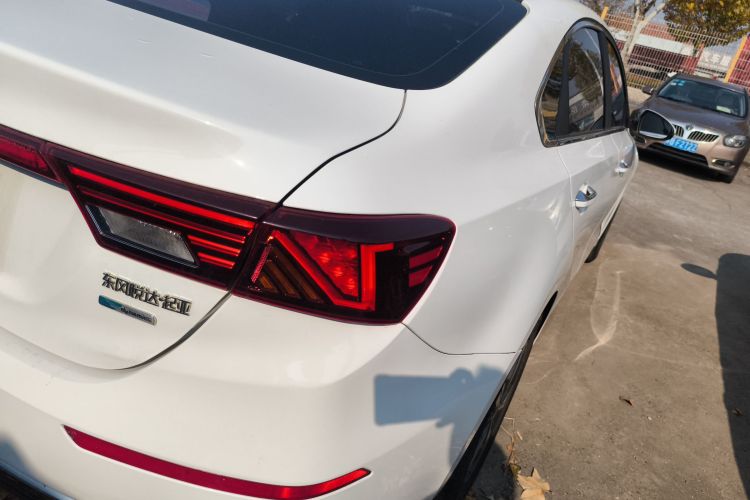 起亚K3 2019款 1.5L CVT智享互联版车身外观9