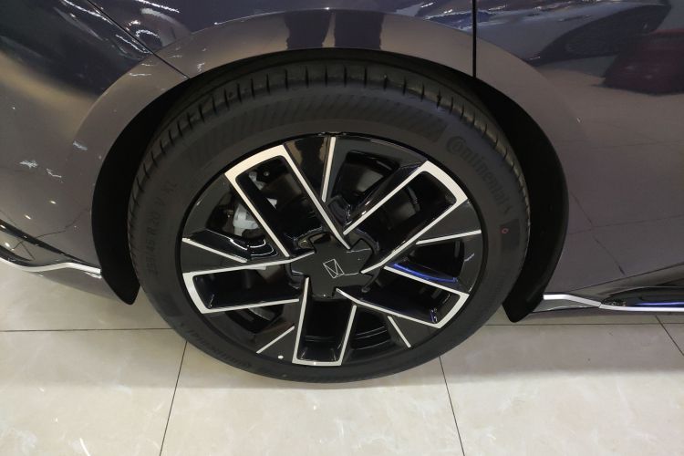 阿维塔06 2025款 Ultra纯电版车身外观6008