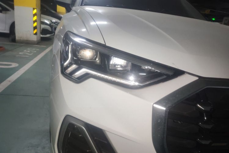 奥迪Q3 2019款 35 TFSI 进取动感型车身外观8