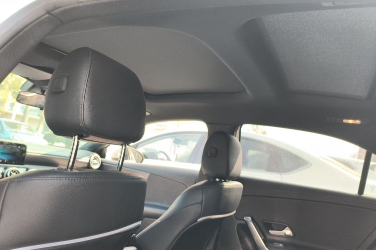 奔驰A级 2022款 改款 A 200 L 运动轿车动感型中控内饰22