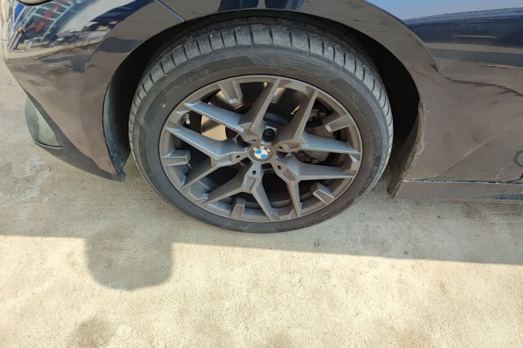 宝马3系 2025款 330Li M运动曜夜套装车身外观6007