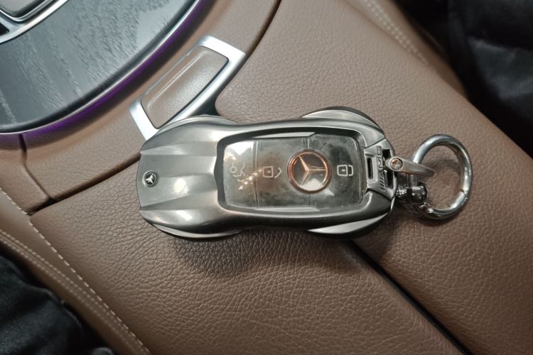 奔驰E级 2021款 改款 E 300 L 运动时尚型中控内饰11