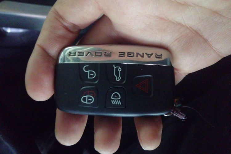 路虎 揽胜极光 2016款 2.0T SE PLUS 智享版中控内饰11