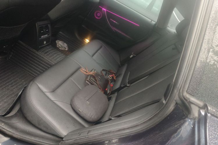 宝马3系GT 2017款 320i 时尚型中控内饰7004