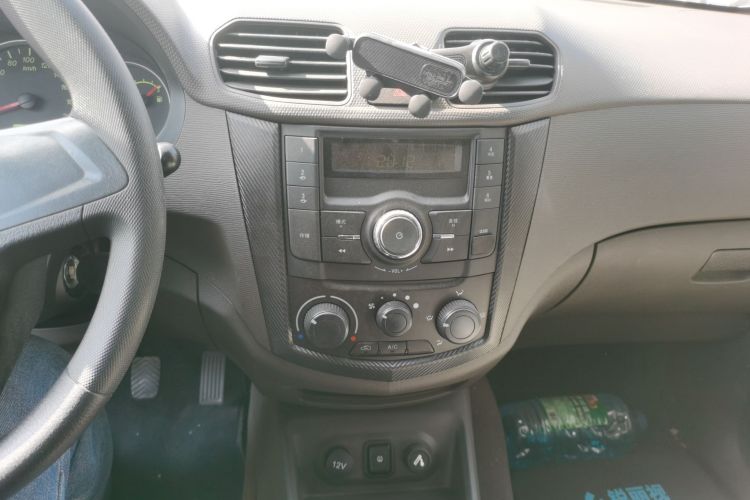 五菱汽车 五菱宏光 2021款 1.5L改款 S基本型 电动助力LAR局部细节16