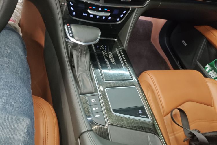 凯迪拉克CT6 2017款 28T 领先型中控内饰18