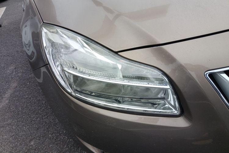 别克 君威 2012款 2.0L 舒适版车身外观6006