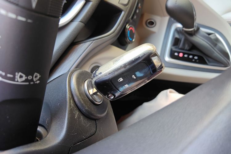 别克 英朗 2019款 15T 双离合进取型 国VI中控内饰11