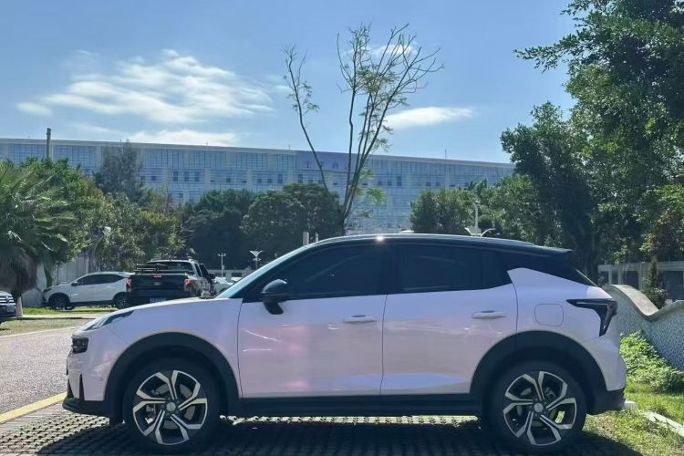 领克06 2023款 Remix 1.5T 劲Halo车身外观4