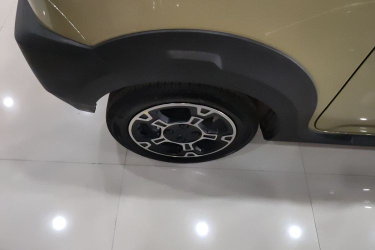 吉利银河 2025款 210km 熊猫骑士车身外观6008