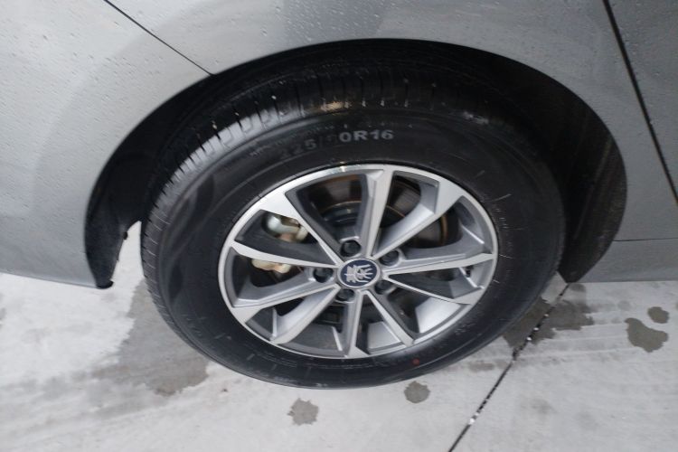 比亚迪 秦PLUS 2024款 荣耀版 DM-i 55KM领先型车身外观6008